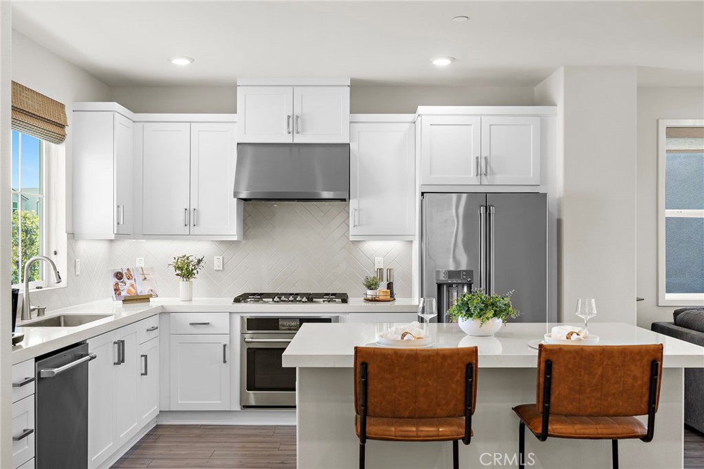 15 Splendor Way