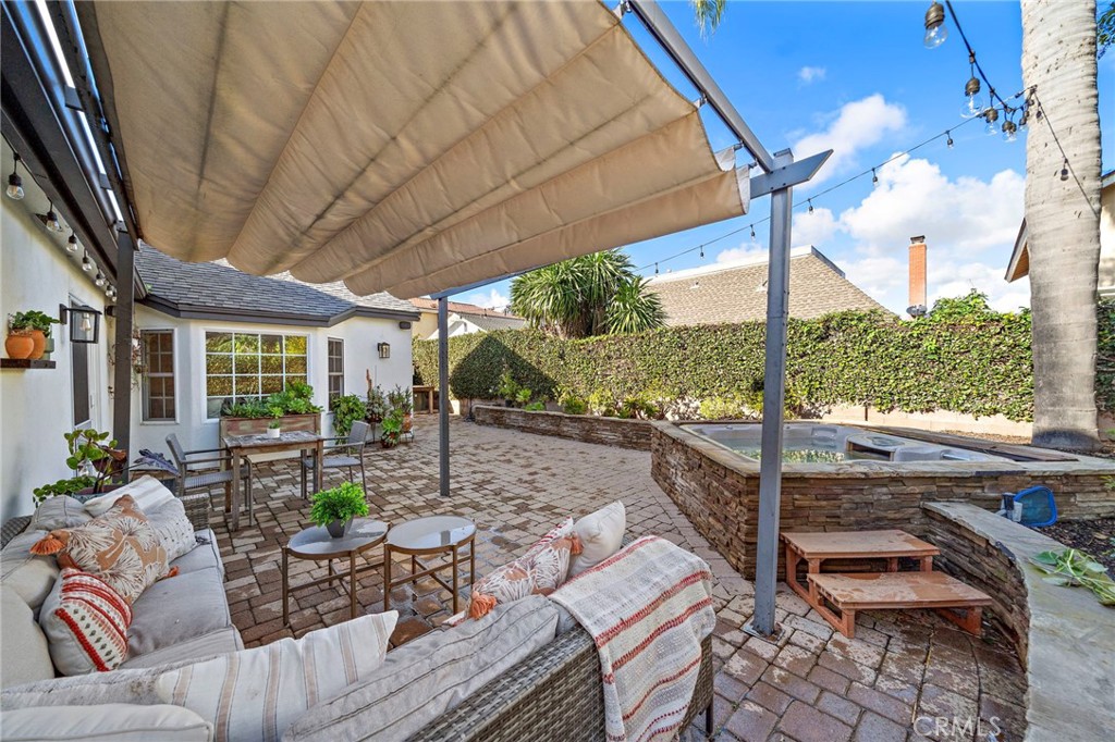 10763 El Centro Avenue