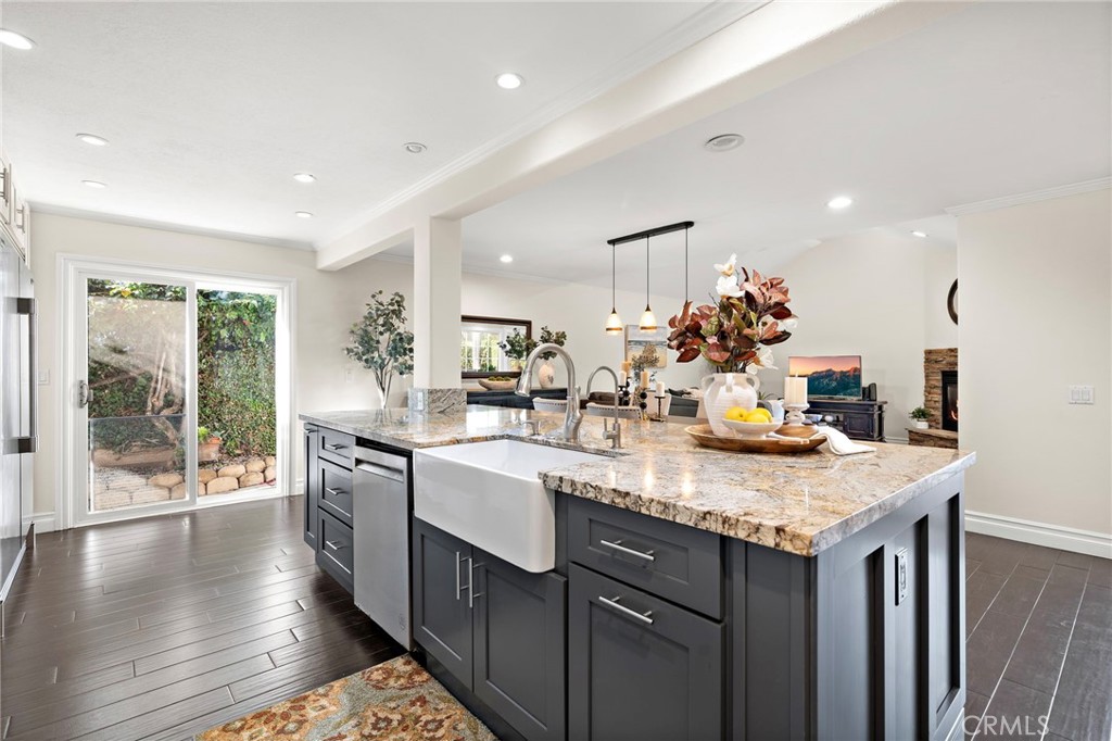 10763 El Centro Avenue