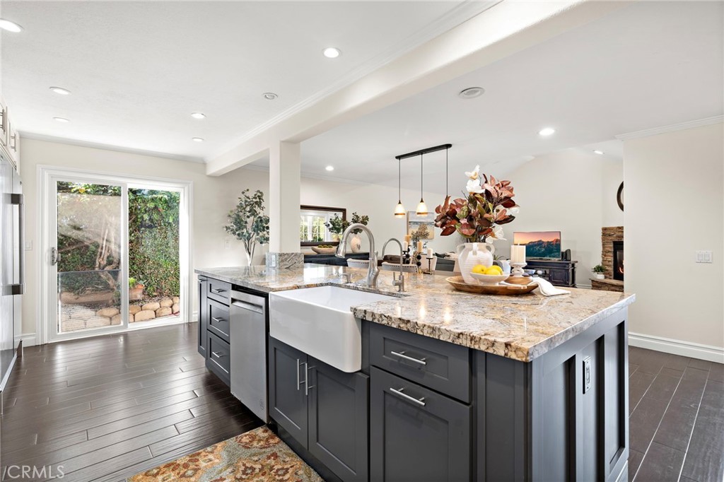 10763 El Centro Avenue