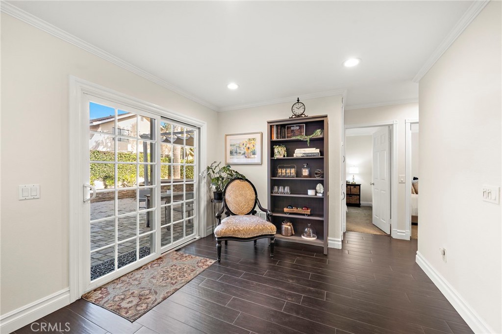 10763 El Centro Avenue