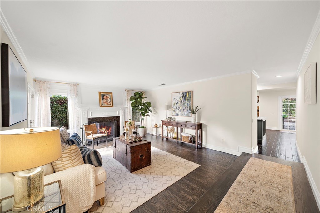 10763 El Centro Avenue