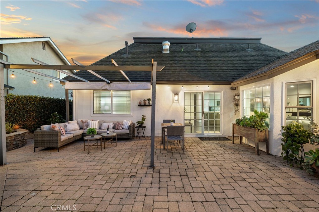 10763 El Centro Avenue