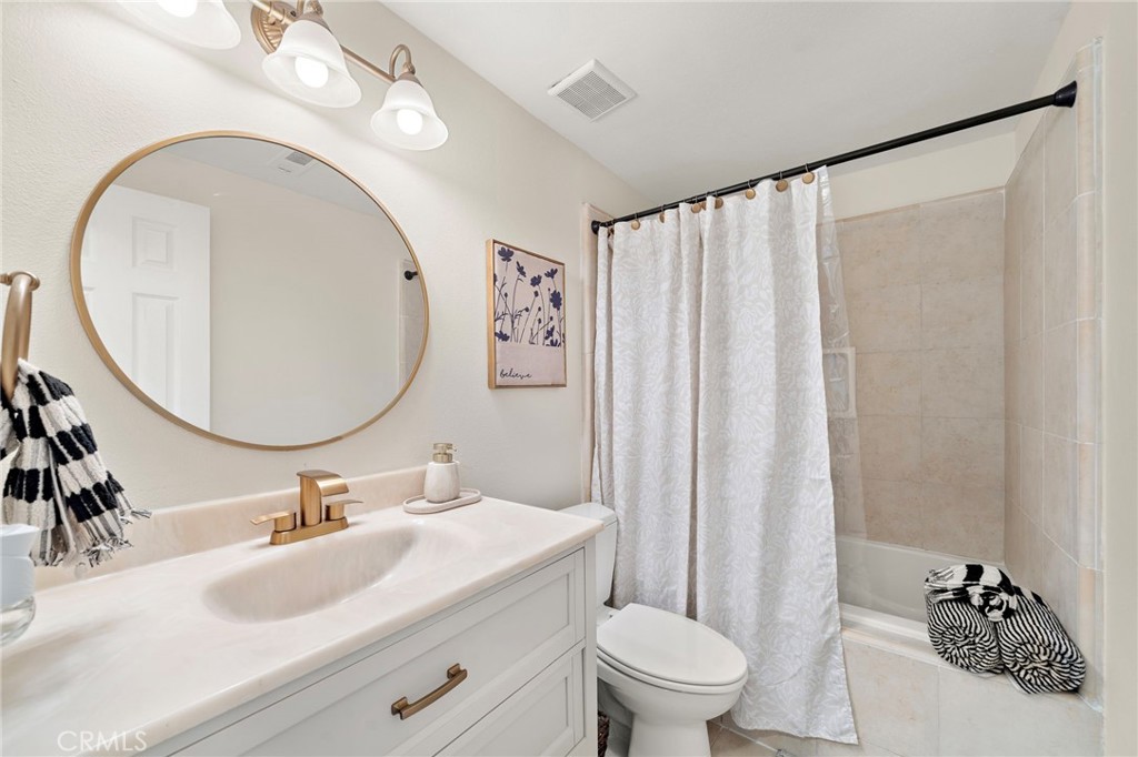 10763 El Centro Avenue