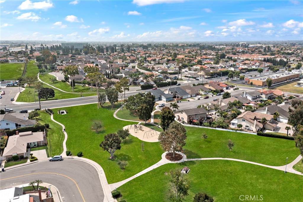 10763 El Centro Avenue