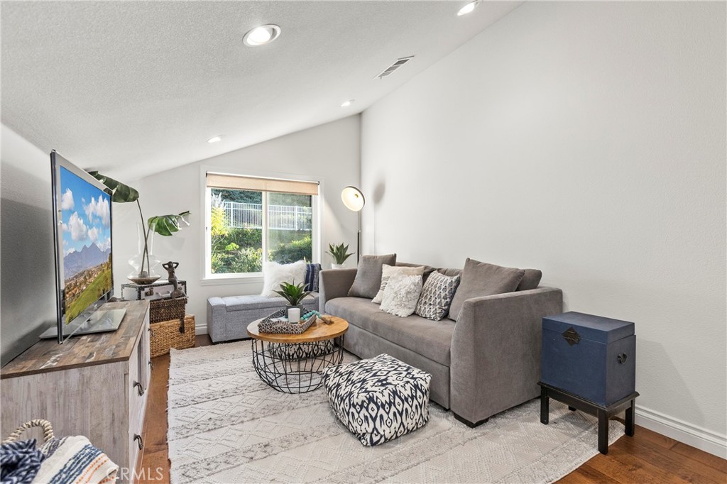 24312 Rue De Gauguin