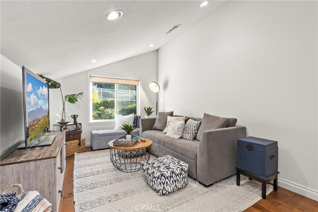 24312 Rue De Gauguin