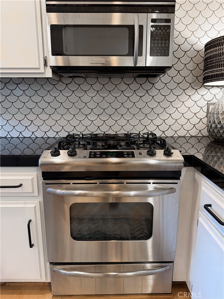 7911 Woodlake Drive 76