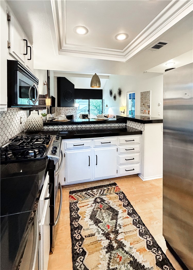 7911 Woodlake Drive 76