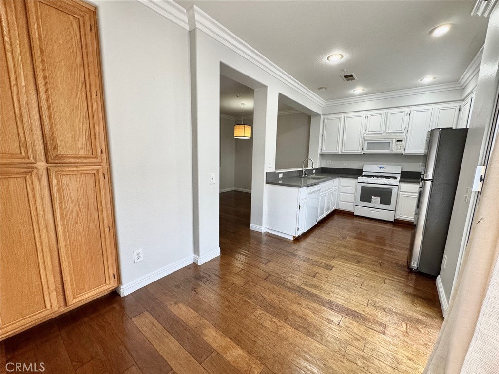 5 Harvest Point Lane