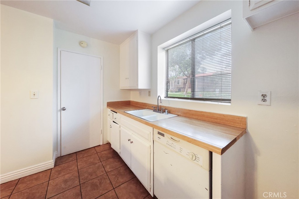 1000 W Macarthur Boulevard 113