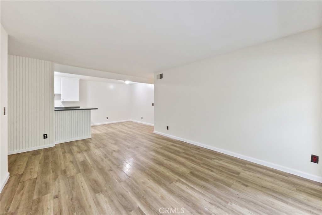 1001 W Macarthur 110