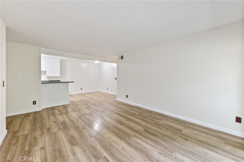 1001 W Macarthur 110