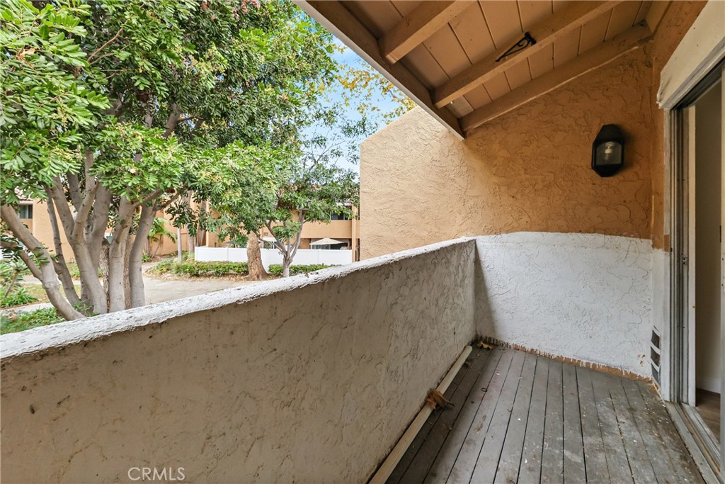 1001 W Macarthur 110