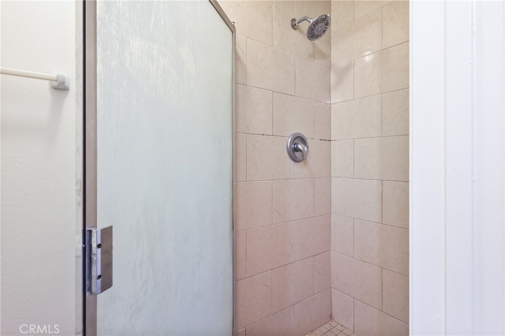 1001 W Macarthur 110