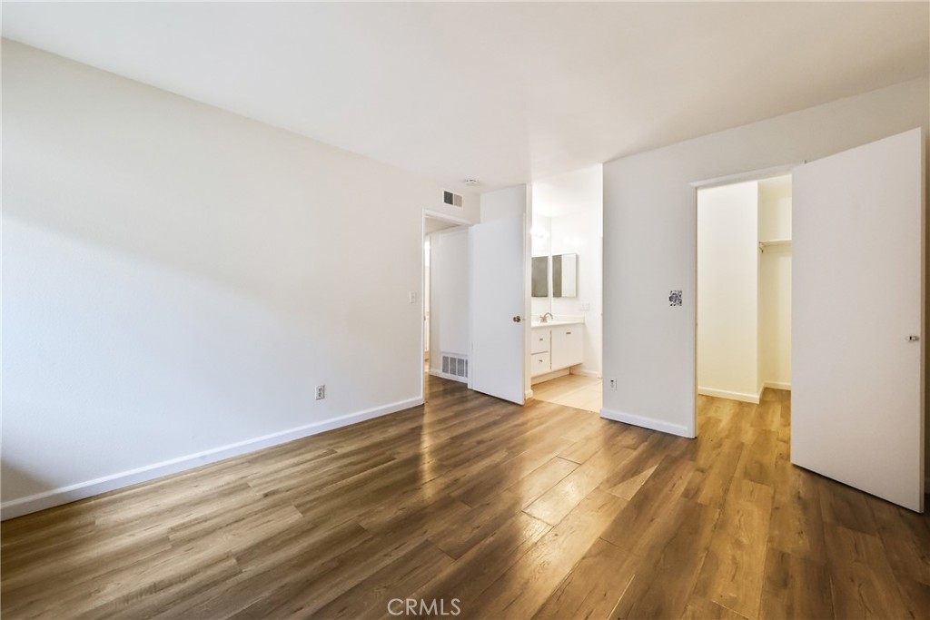 1001 W Macarthur 110