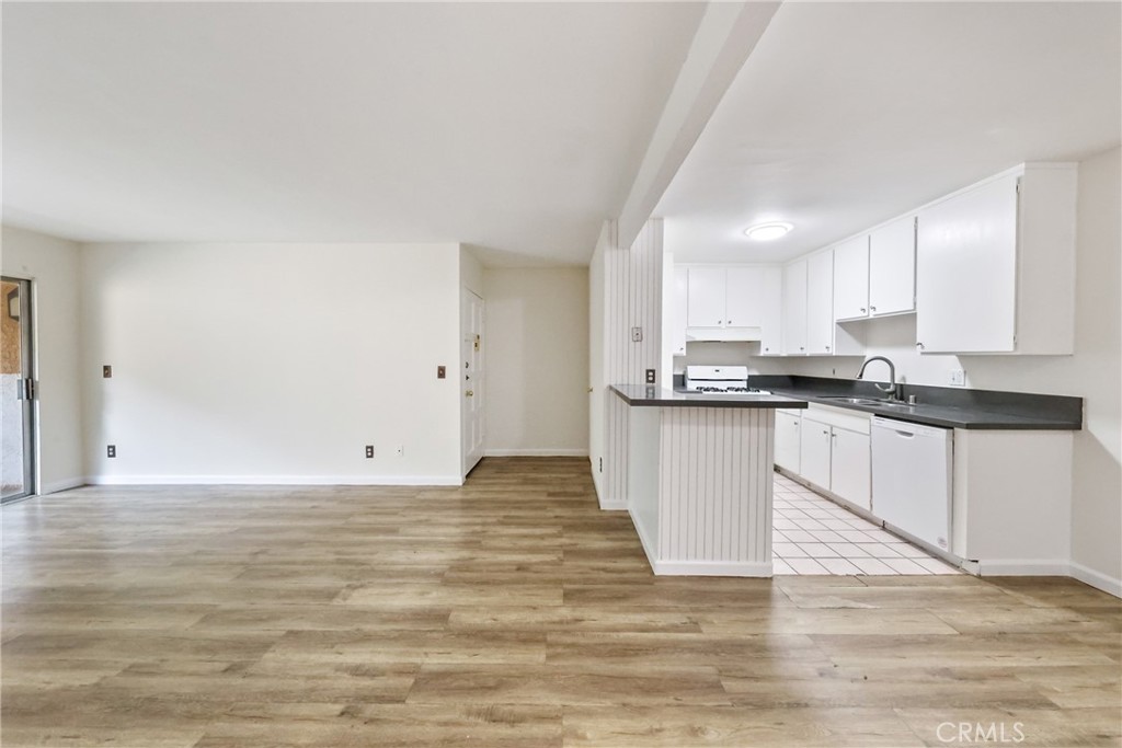 1001 W Macarthur 110