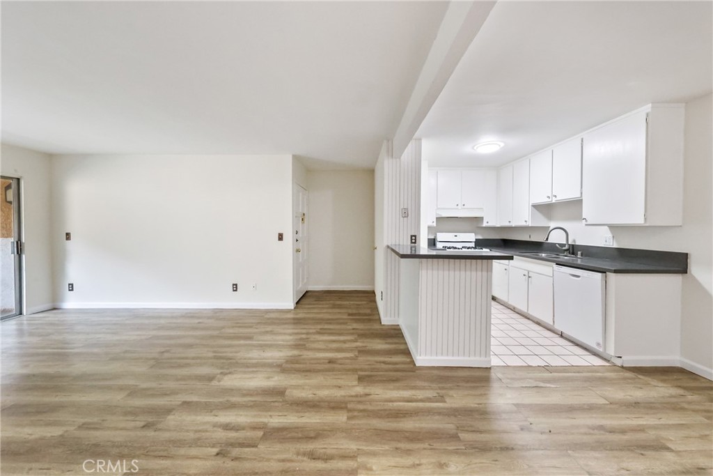 1001 W Macarthur 110