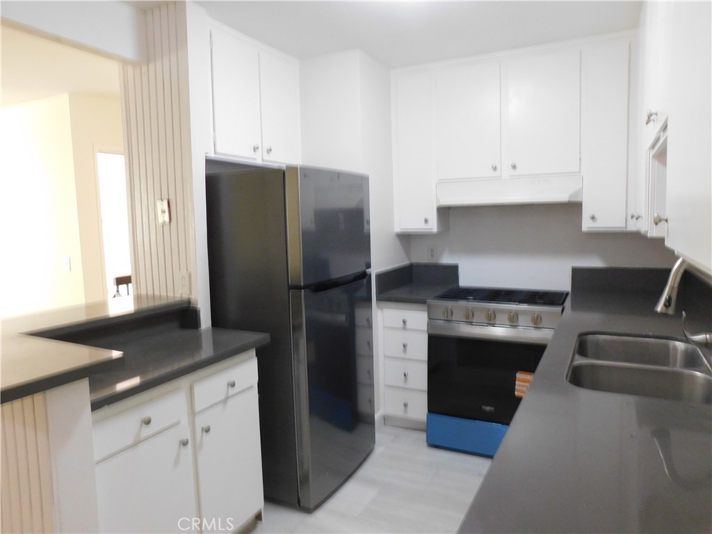 1001 W Macarthur 110