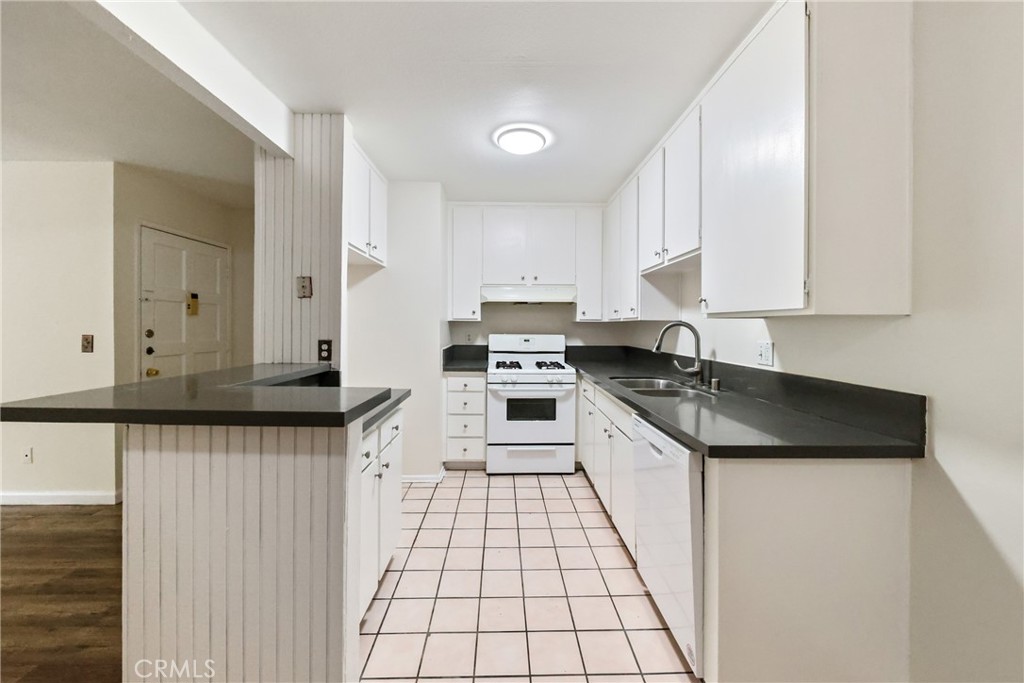 1001 W Macarthur 110