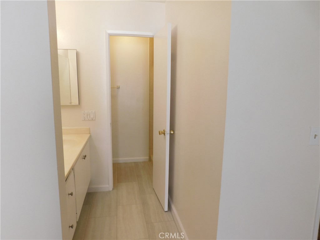 1001 W Macarthur 110