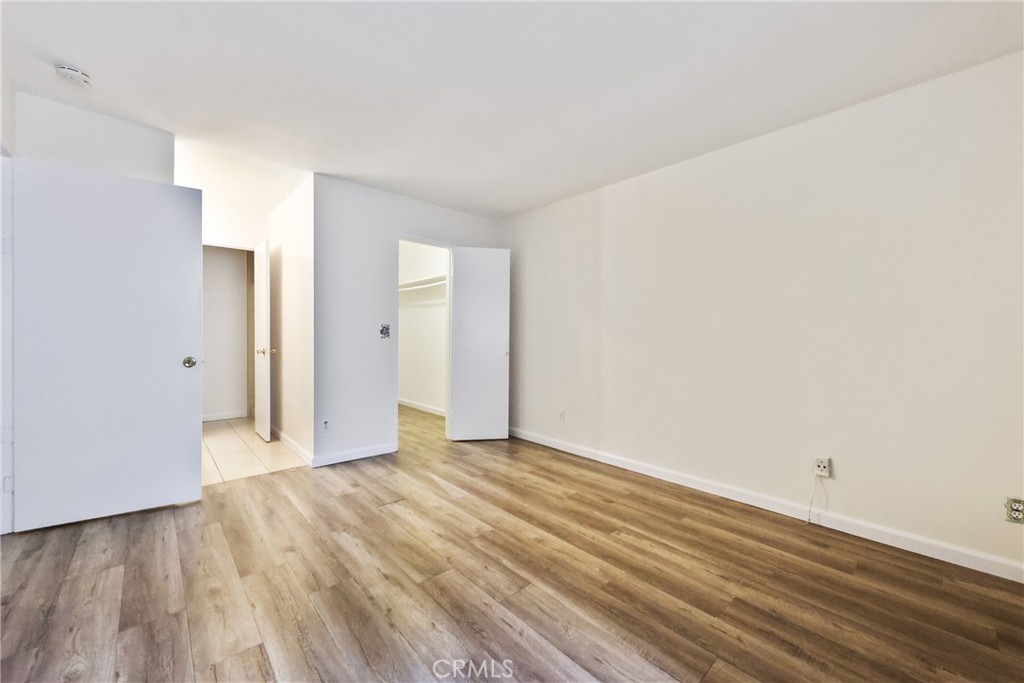 1001 W Macarthur 110