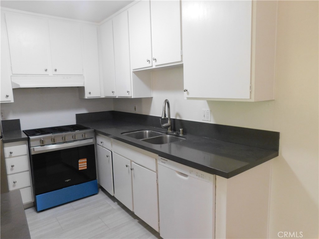 1001 W Macarthur 110