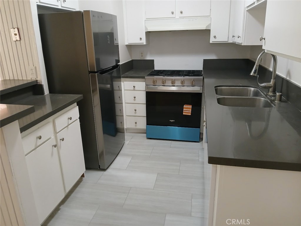 1001 W Macarthur 110