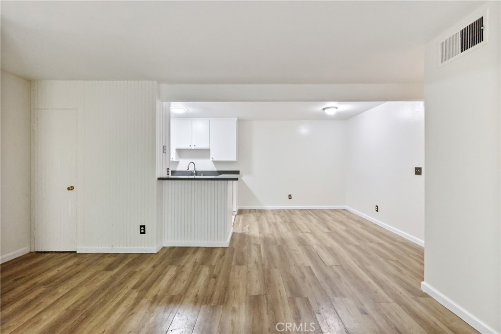 1001 W Macarthur 110