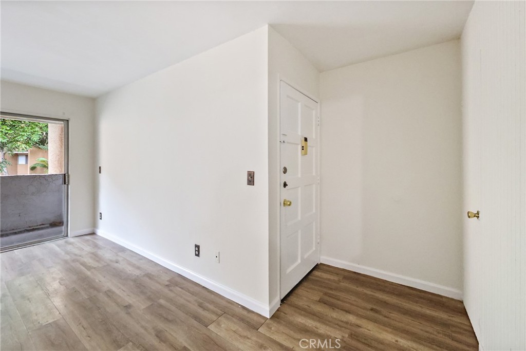 1001 W Macarthur 110