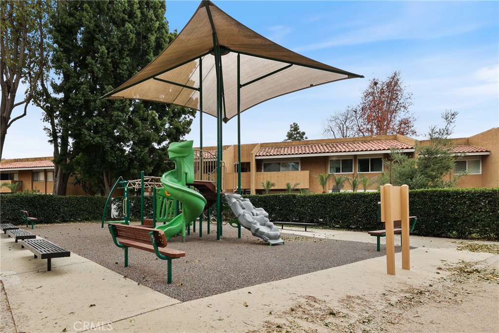 1001 W Macarthur 110