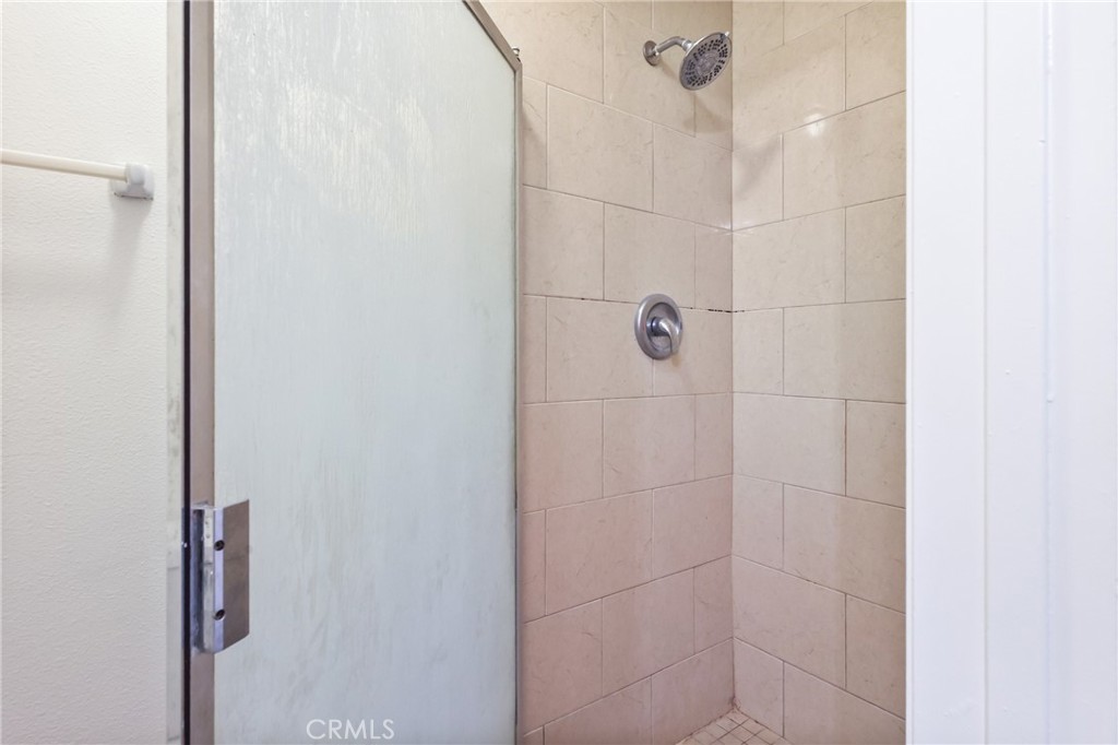 1001 W Macarthur 110