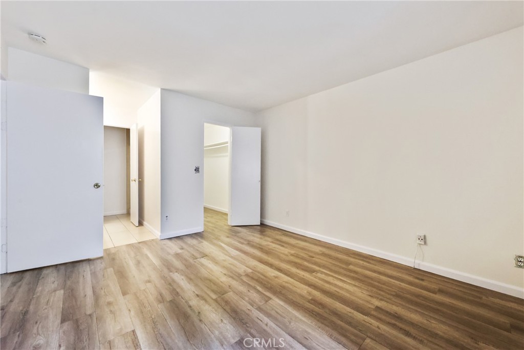 1001 W Macarthur 110