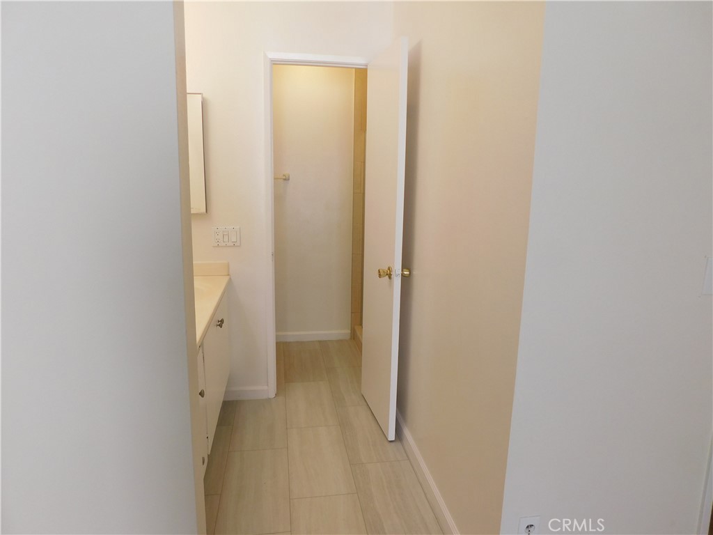 1001 W Macarthur 110