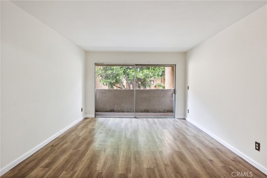 1001 W Macarthur 110