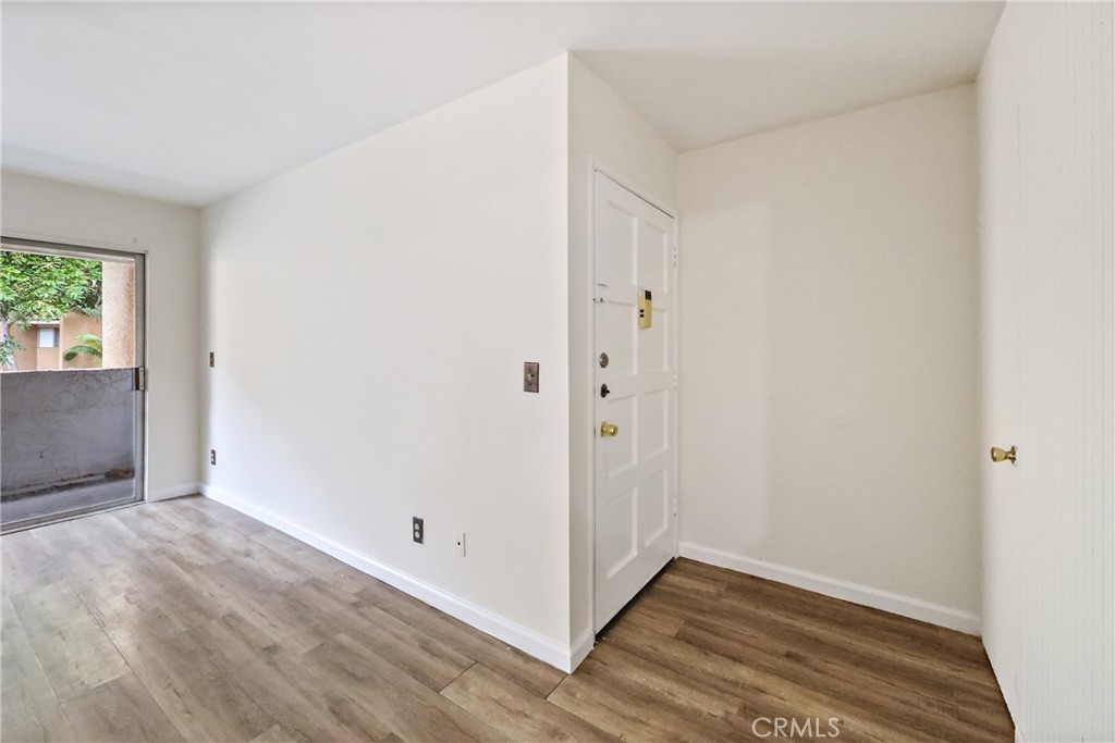 1001 W Macarthur 110