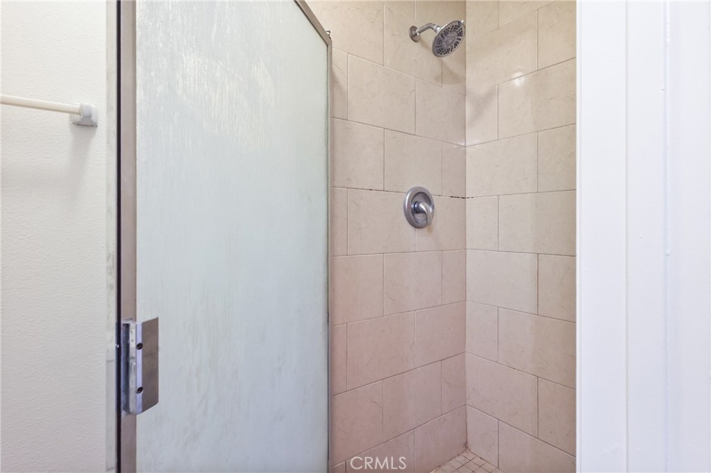 1001 W Macarthur 110