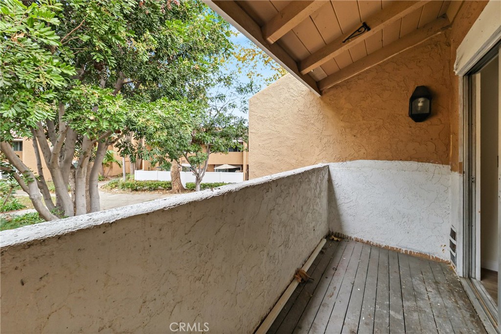 1001 W Macarthur 110