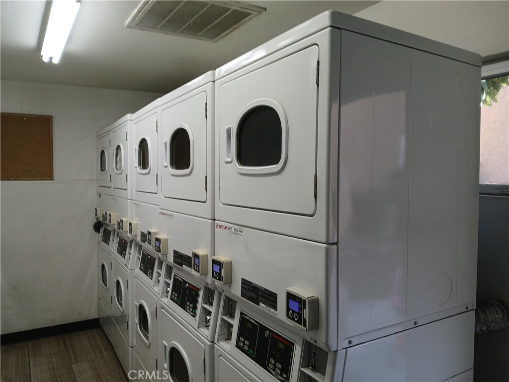 1001 W Macarthur 110