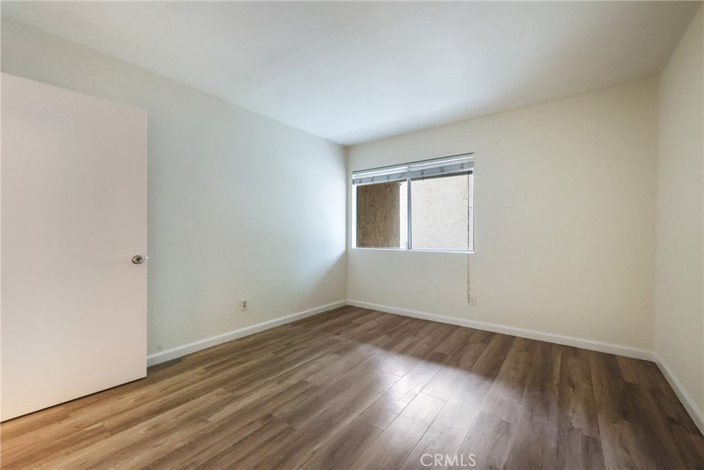 1001 W Macarthur 110