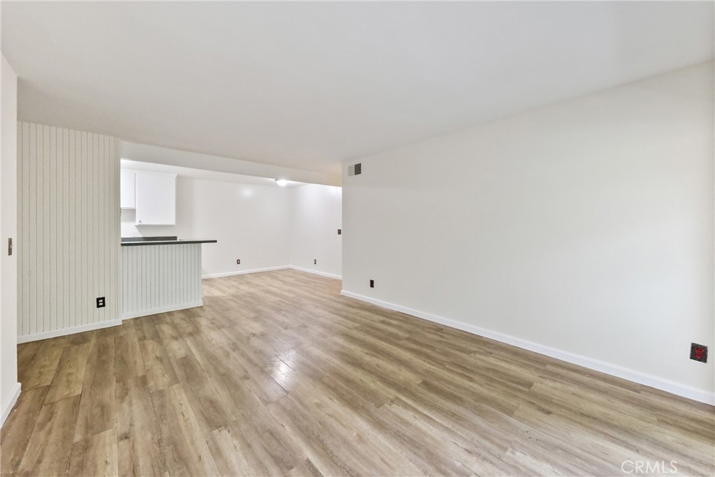 1001 W Macarthur 110