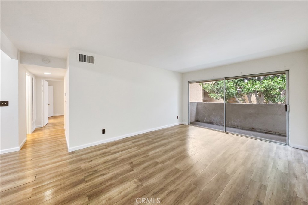 1001 W Macarthur 110