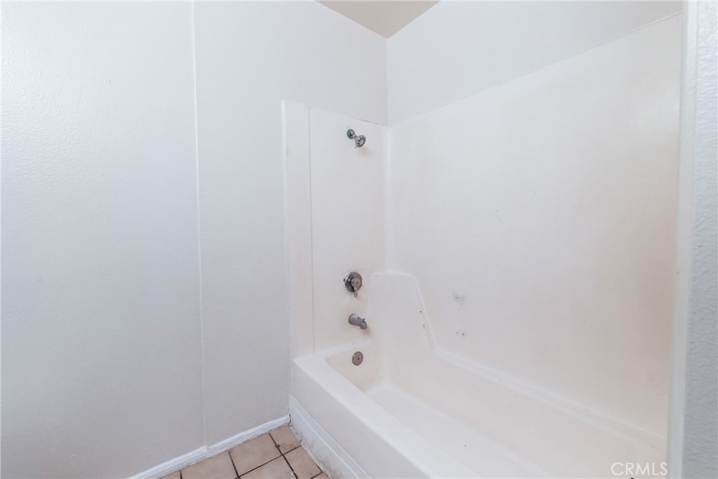 1001 W Macarthur 110