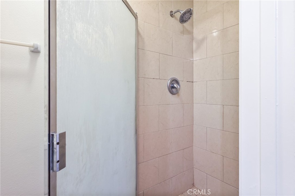 1001 W Macarthur 110