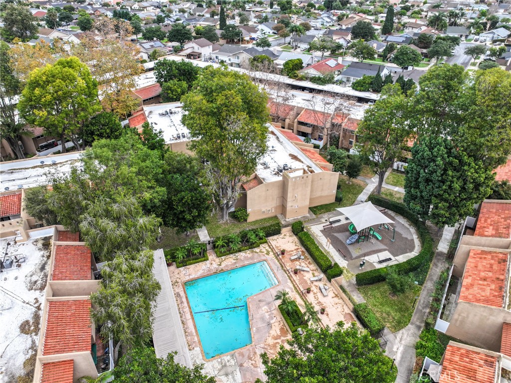 1001 W Macarthur 110