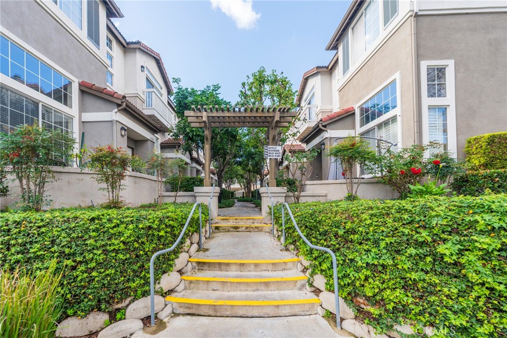 13535 Cobblestone Ln