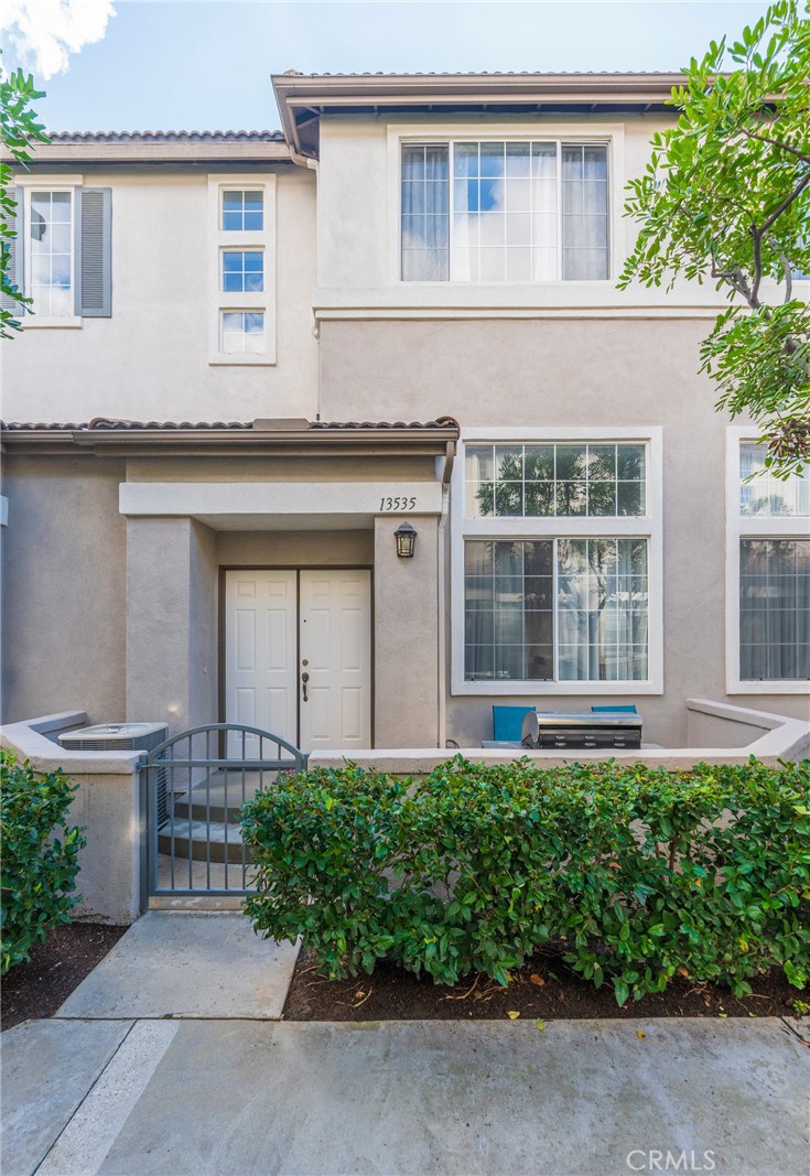 13535 Cobblestone Ln