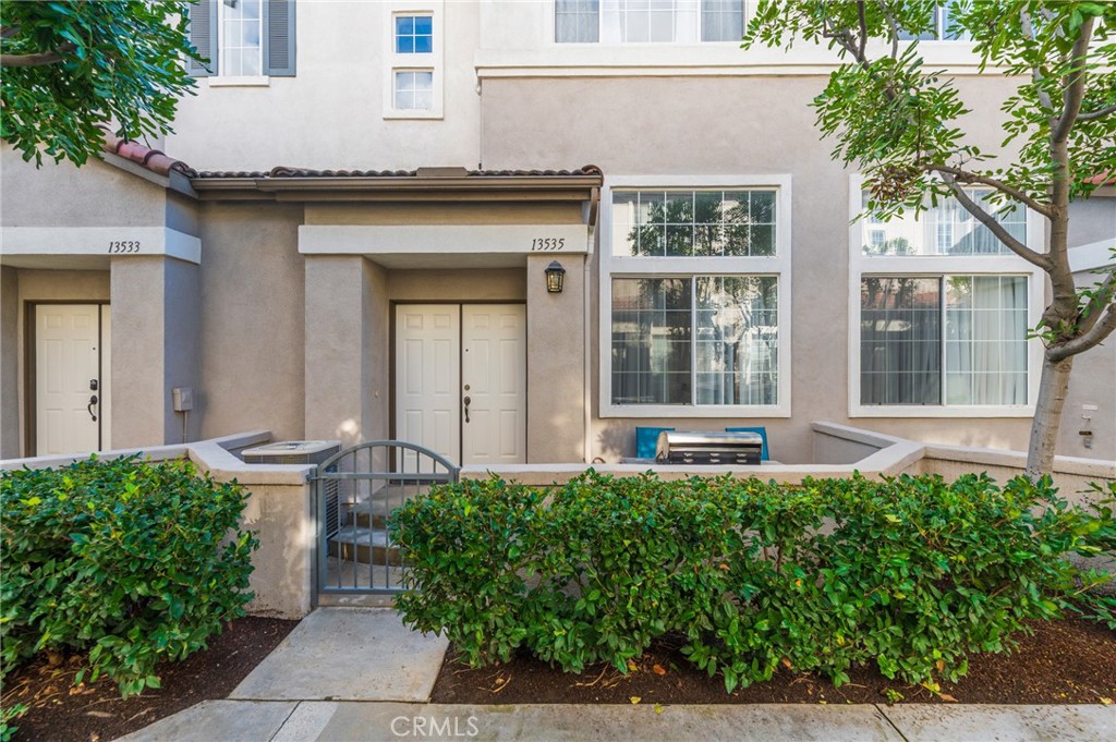 13535 Cobblestone Ln