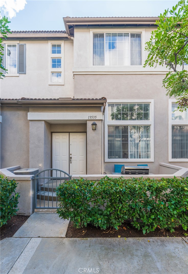 13535 Cobblestone Ln