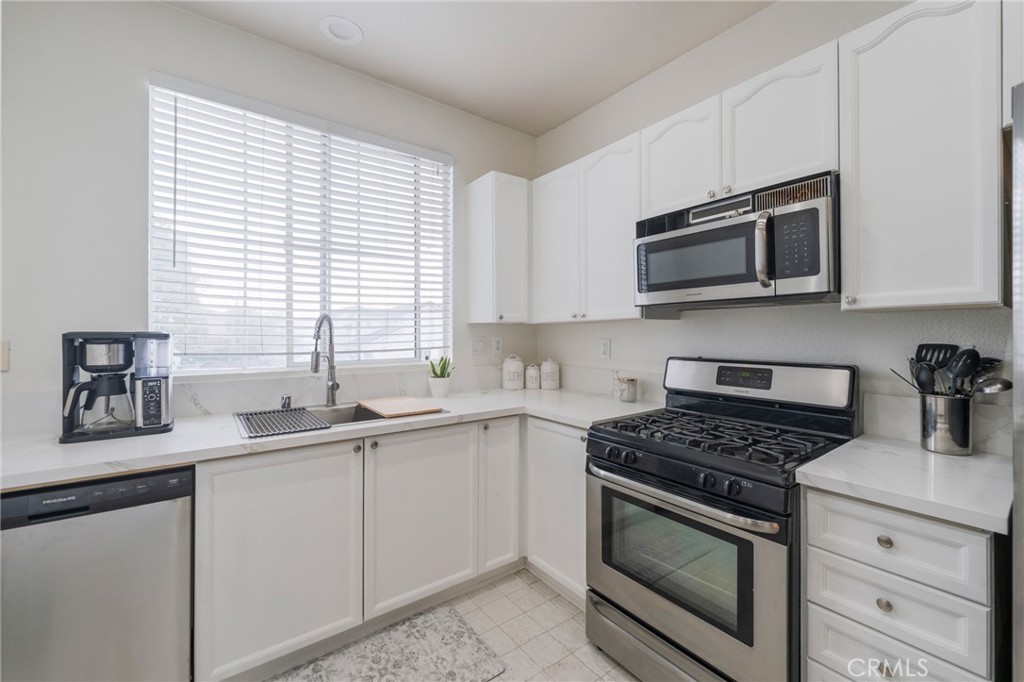 13535 Cobblestone Ln